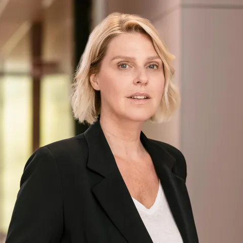 Prof. Julie van der Zee